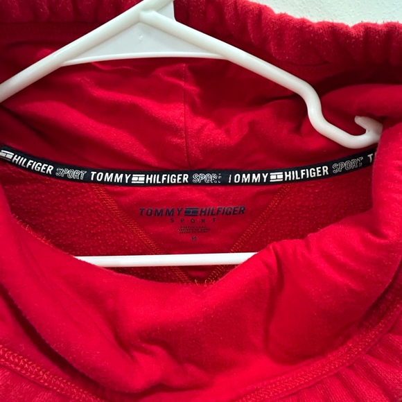 Tommy Hilfiger Sport Red Cropped Hoodie Women’s Medium Cowl Neck Logo - Picture 2 of 3